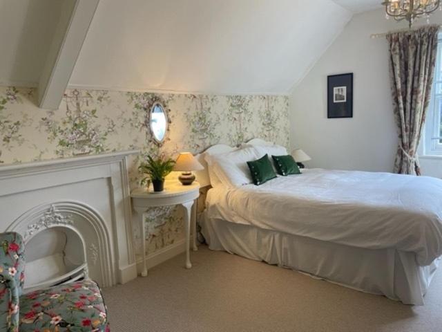 The Mount Somerton Retreat - Nr Bruton, Glastonbury, The Spectacular Wells Cathedral, Millfield School, Leonardo Helicopters, Yeovilton Екстер'єр фото